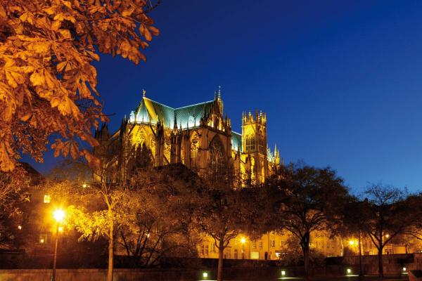Cathedral in Metz at night
